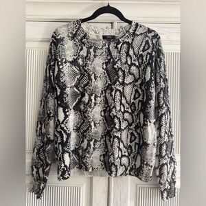 Aqua Black and White Snake Skin Print 100% Cashmere Sweater, Size Medium